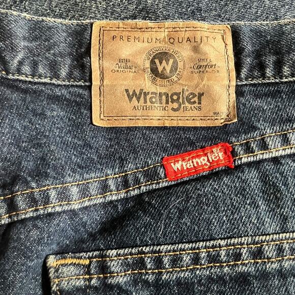 Vintage Wrangler Authentic Jeans 28x28 Blue Denim Straight Leg USA Made - Picture 4 of 6